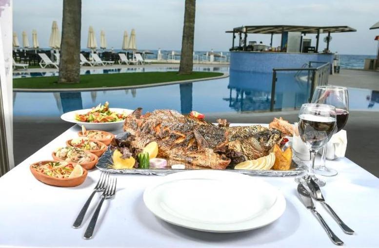 Mimoza Beachfront Hotel & Restaurant Фамагуста Екстер'єр фото