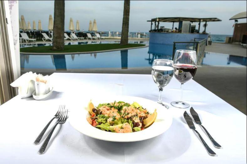Mimoza Beachfront Hotel & Restaurant Фамагуста Екстер'єр фото