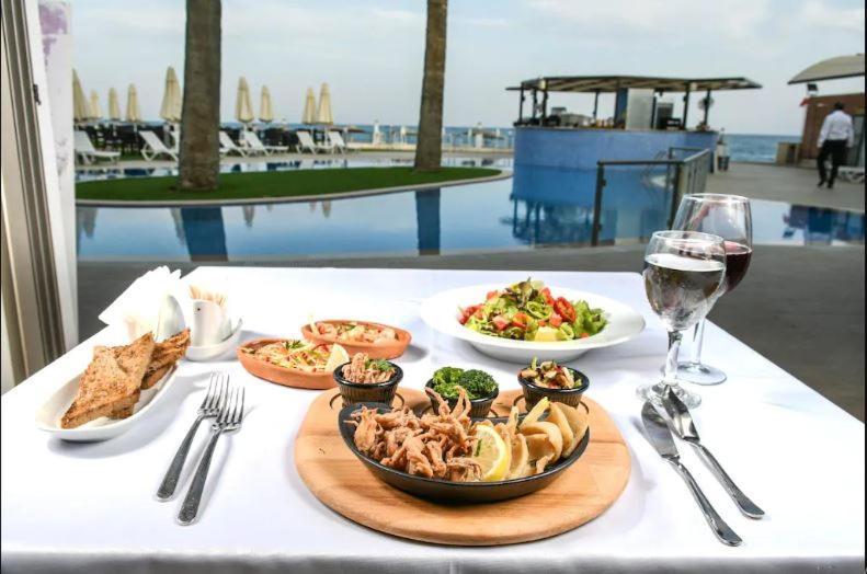 Mimoza Beachfront Hotel & Restaurant Фамагуста Екстер'єр фото