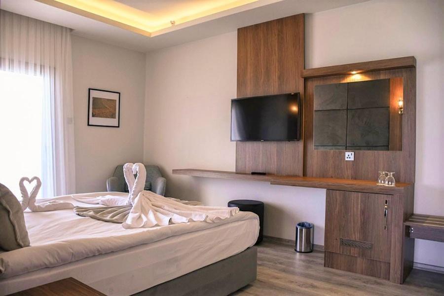 Mimoza Beachfront Hotel & Restaurant Фамагуста Екстер'єр фото